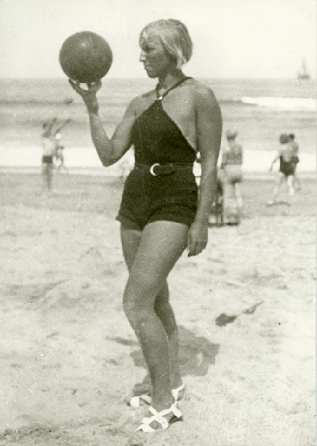Marie-Thérèse Walter photographed by Picasso at Juan-les-Pins, July 1932